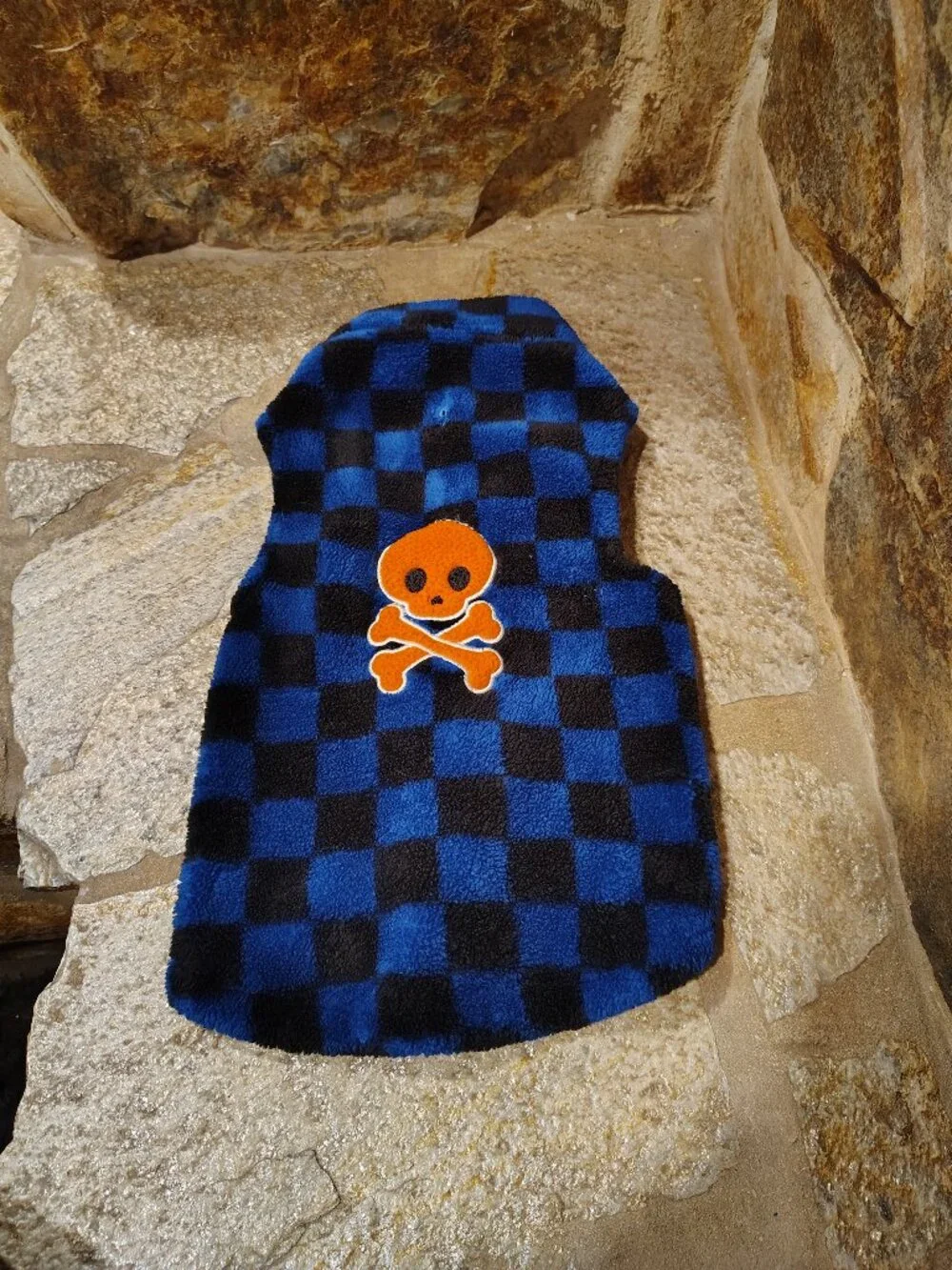 Dog Shirt Size Large Fuzzy Fleece Checkered Blue Black Skull and Crossbones